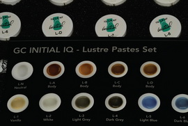 Рис. 31. Набор красителей для керамики GC Initial IQ – Luster Pastes